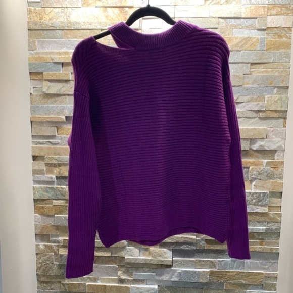 Dee Elly Cutout Shoulder Ribbed Knit Sweater - Picture 4 of 5